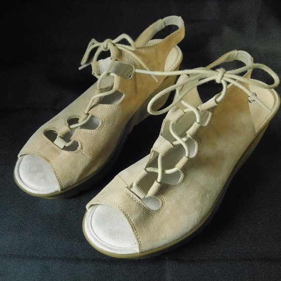 skechers tan sandals